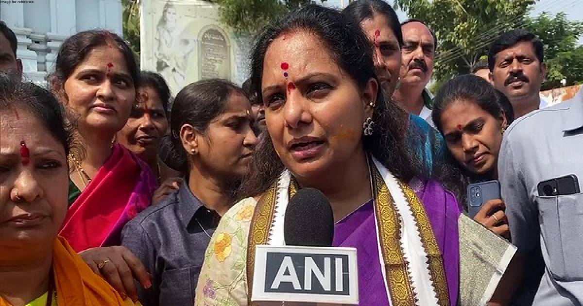 TRS MLC Kavitha meets party cadres in Hyderabad ahead of CBI appearance in Delhi liquor scam probe